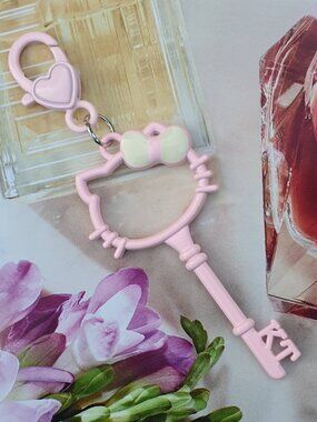 Hello Kitty Pink Fashion Key Chain Keyring Handbag Charm Women Accessory Gift